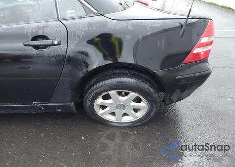 2001 Mercedes-Benz Slk 230 Kompressor z USA, uszkodzony, nr VIN WDBKK49F11F208354